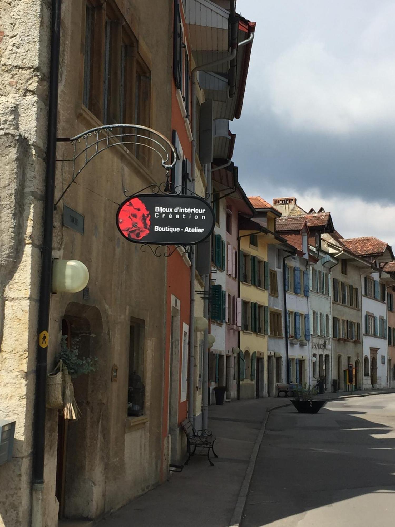 Au Bourg Bed and Breakfast Le Landeron Buitenkant foto